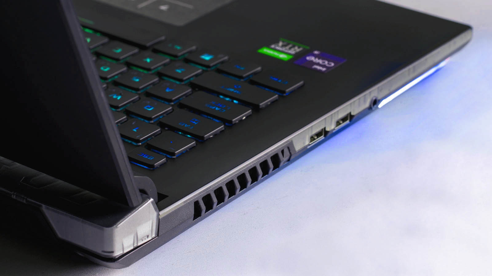 پورت لپ تاپ راگ