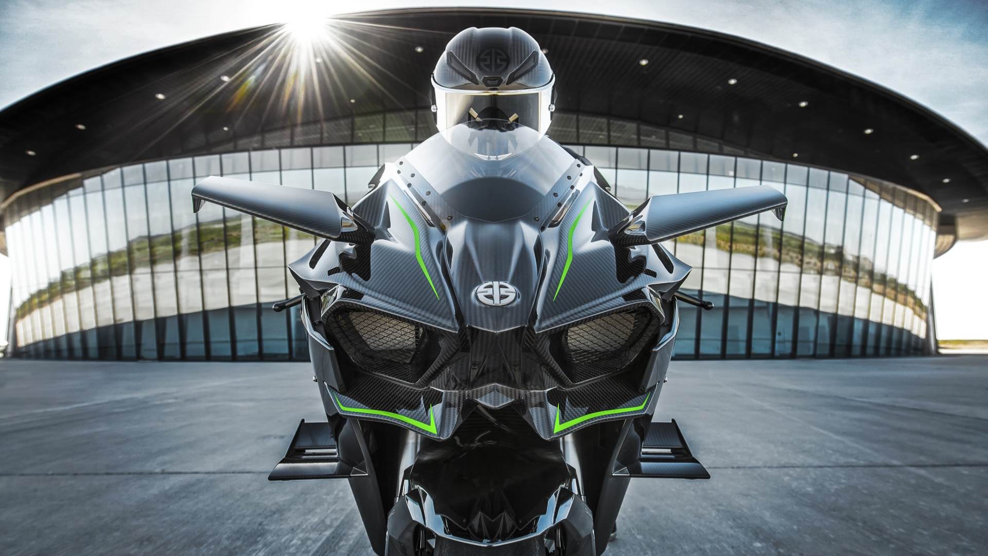 موتور کاوازاکی نینجا H2R از نمای جلو 