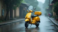 تصویر موتور سیکلت در محیط بارانی