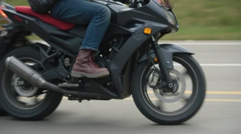 ریپ زدن یک موتور سیکلت