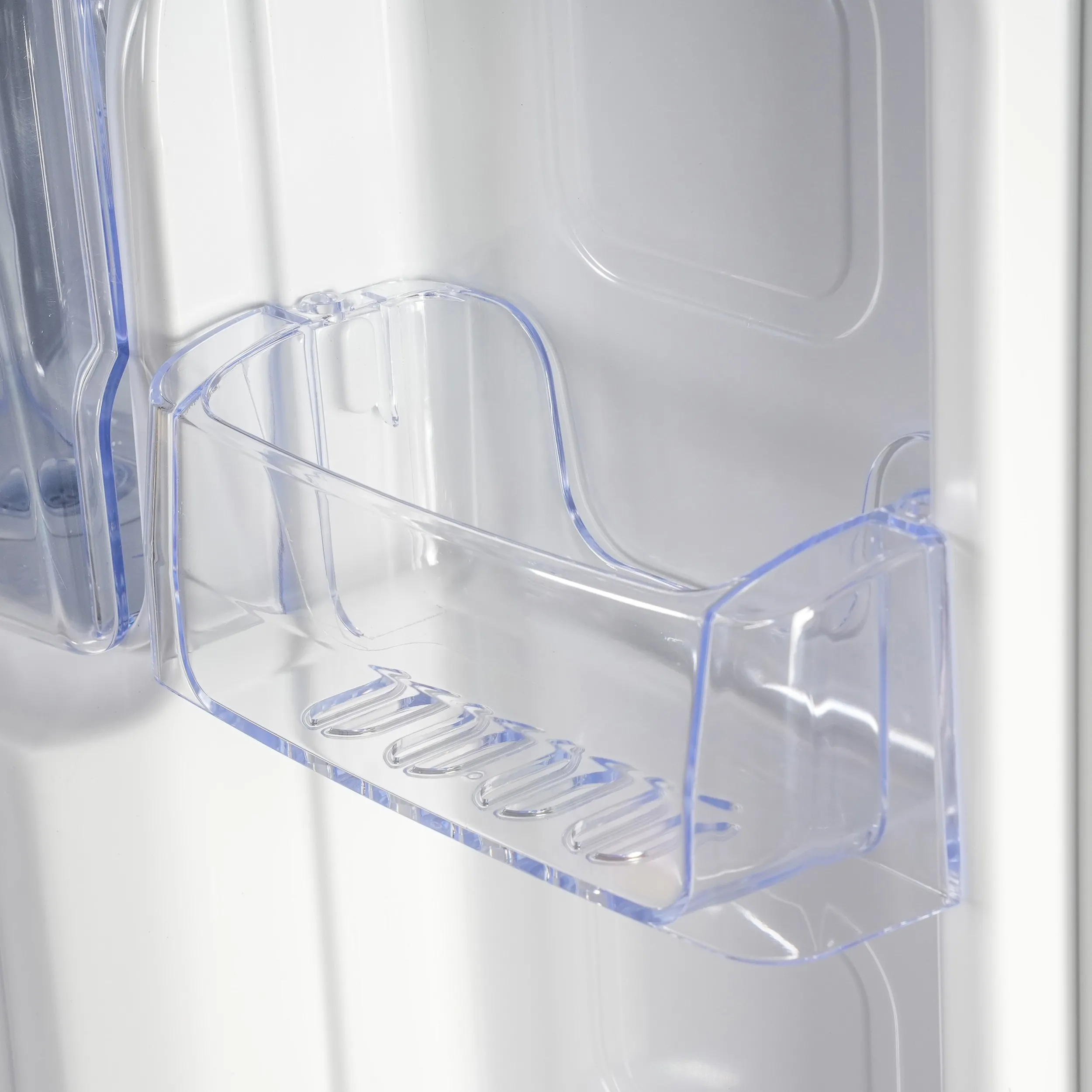 جا بطری روی درب یخچال