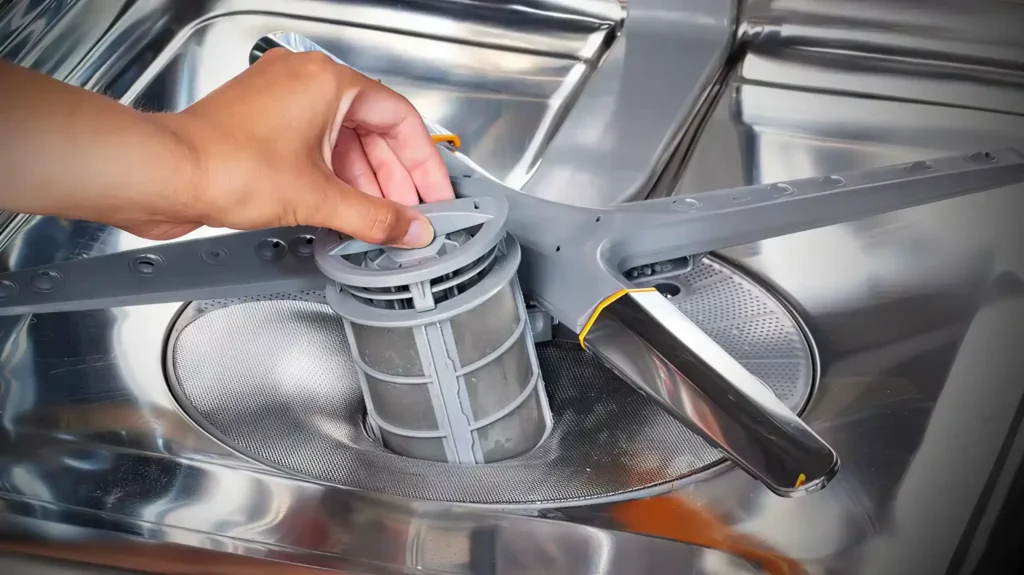 گرفتگی یا مسدود شدن نازلها و مسیر آب